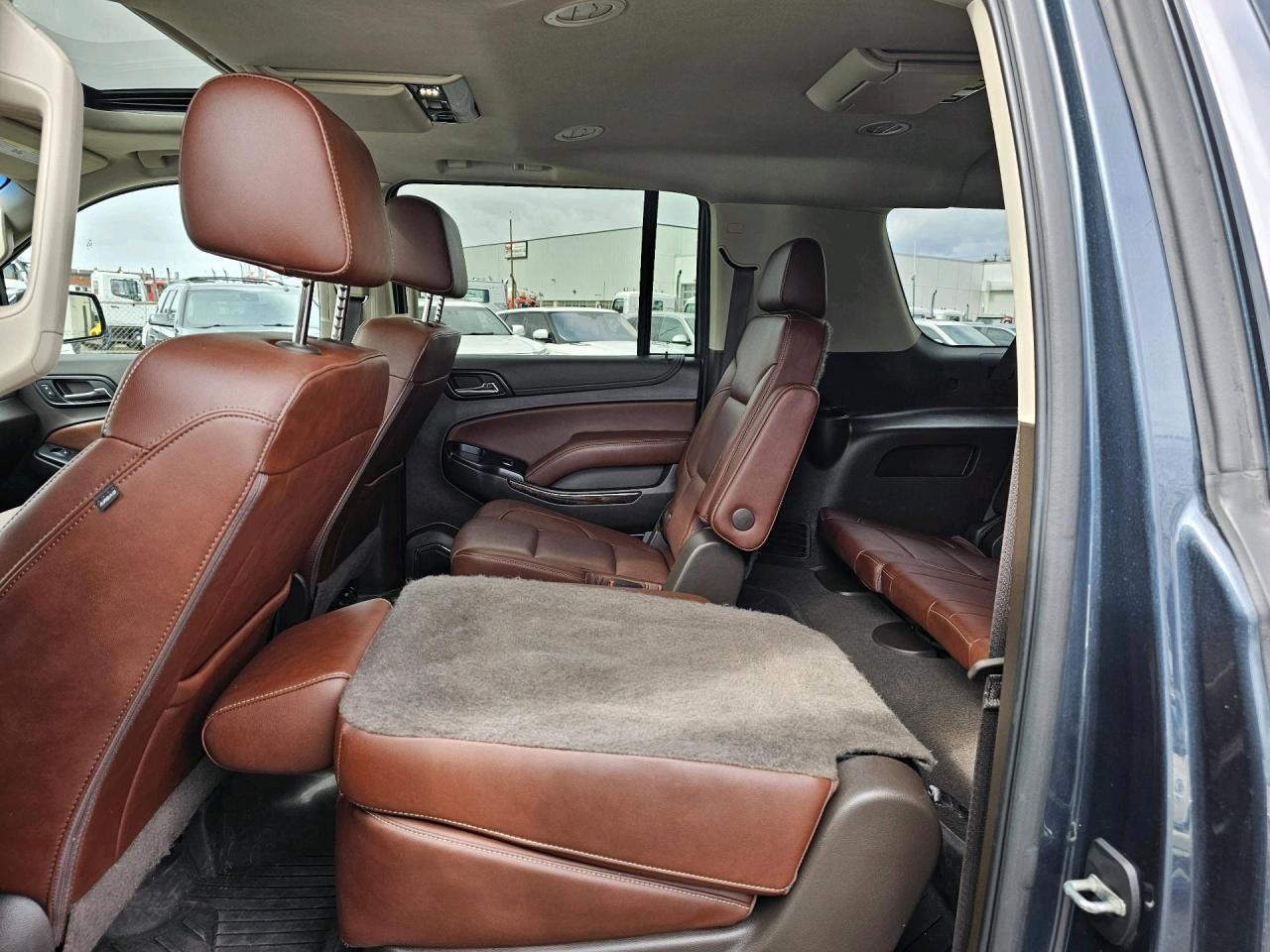 2019 Chevrolet Suburban 4WD 4dr 1500 Premier - Photo #32