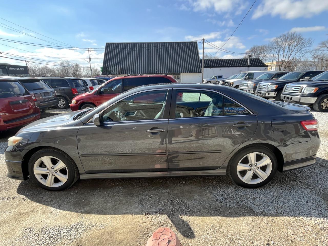 Used 2011 Toyota Camry 4DR SDN I4 AUTO SE for sale in Windsor, ON