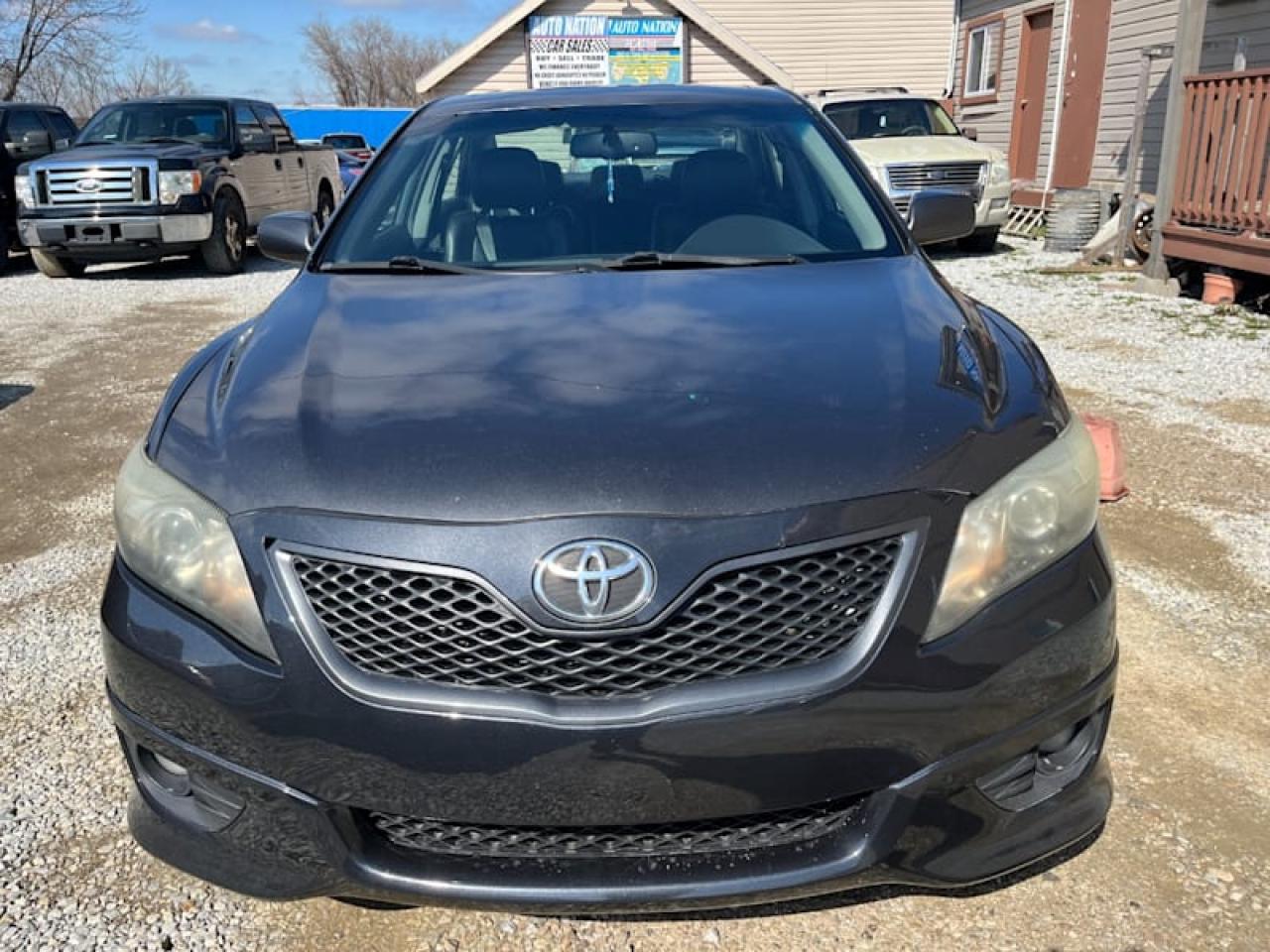 2011 Toyota Camry 4dr Sdn I4 Auto SE with Safety and Warranty, Financing available Photo2