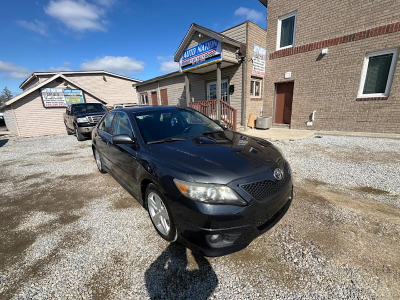 2011 Toyota Camry 4dr Sdn I4 Auto SE with Safety and Warranty, Financing available Photo