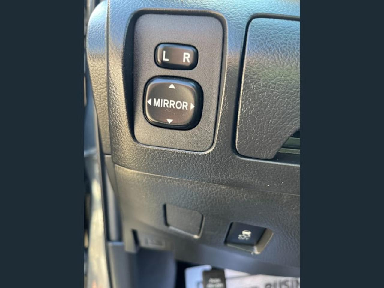 2011 Toyota Camry 4dr Sdn I4 Auto SE with Safety and Warranty, Financing available Photo