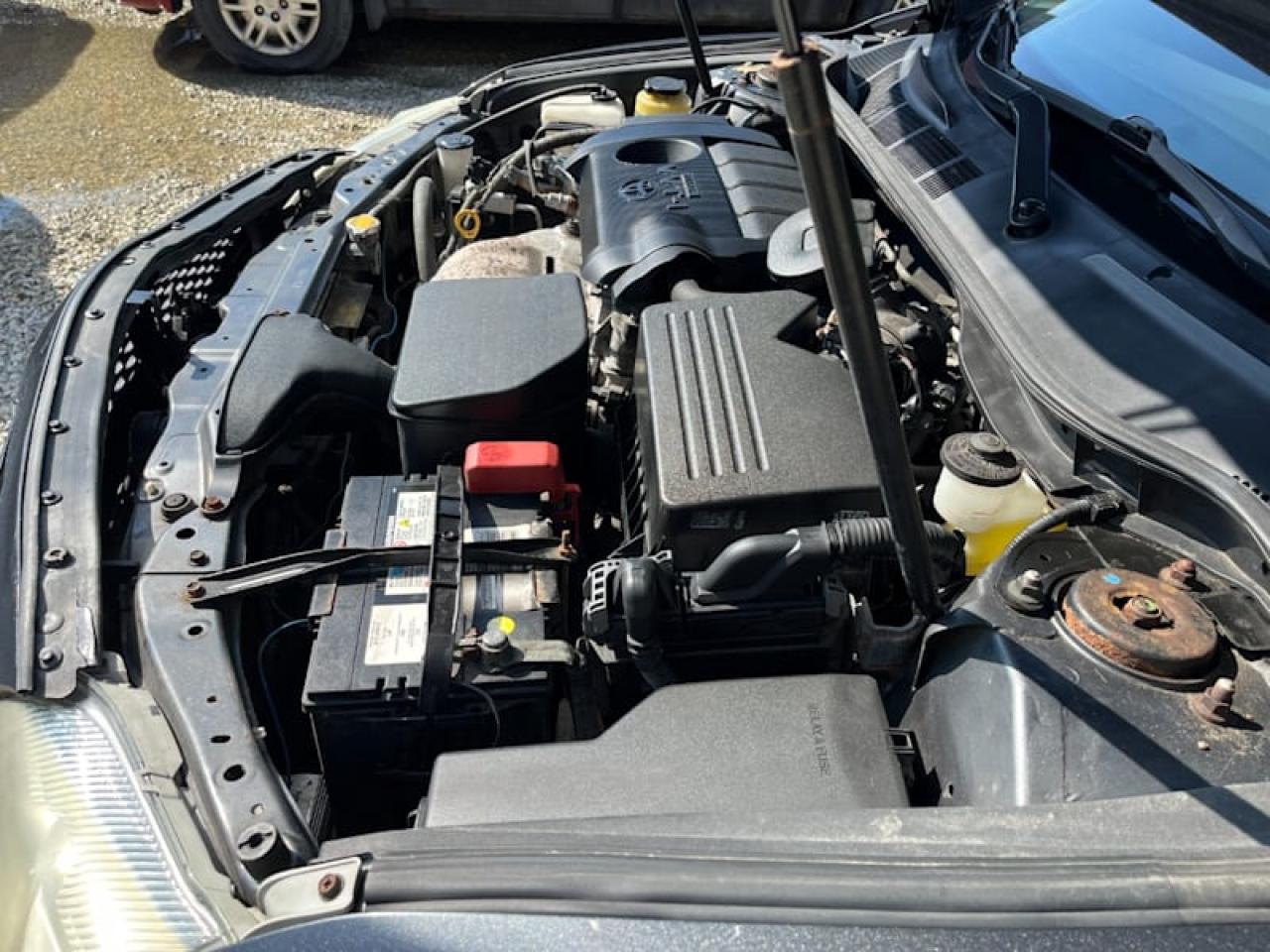 2011 Toyota Camry 4dr Sdn I4 Auto SE with Safety and Warranty, Financing available Photo