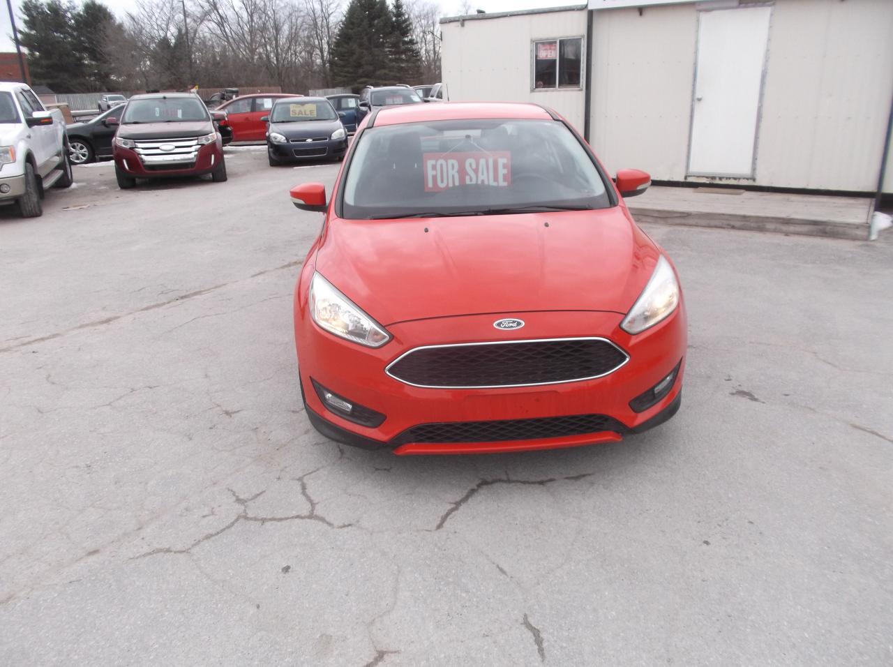 2015 Ford Focus SE - Photo #2