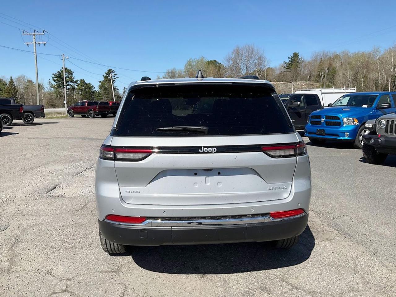 2024 Jeep Grand Cherokee Laredo Photo4