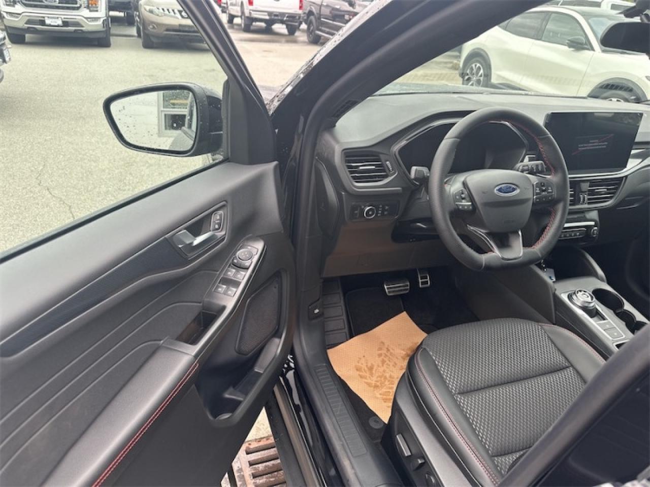 2024 Ford Escape ST-Line Select  - Sunroof - Navigation Photo5
