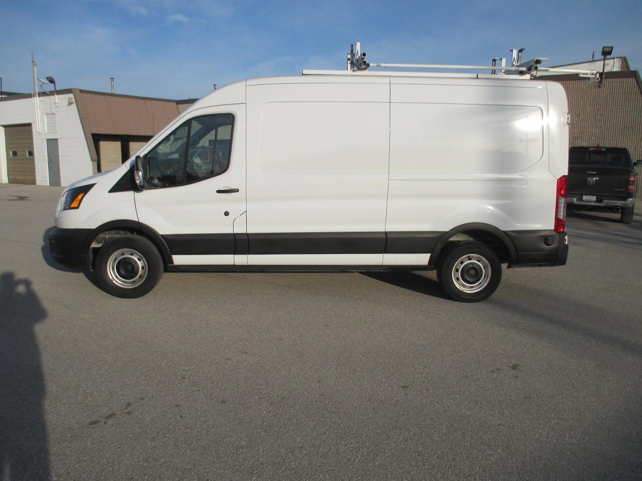 2020 Ford Transit 250 T-250 148" Med Rf 9070 GVWR RWD.LADDER RACKS,SHELV - Photo #17