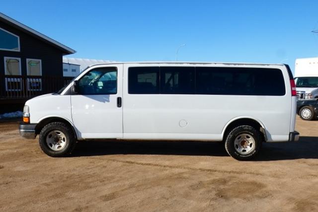 2011 Chevrolet Express 1LT 15 pass. flex fuel