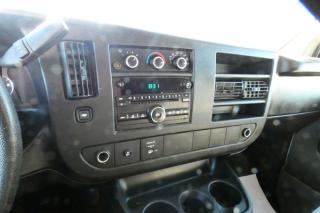 2011 Chevrolet Express 1LT 15 pass. flex fuel - Photo #11