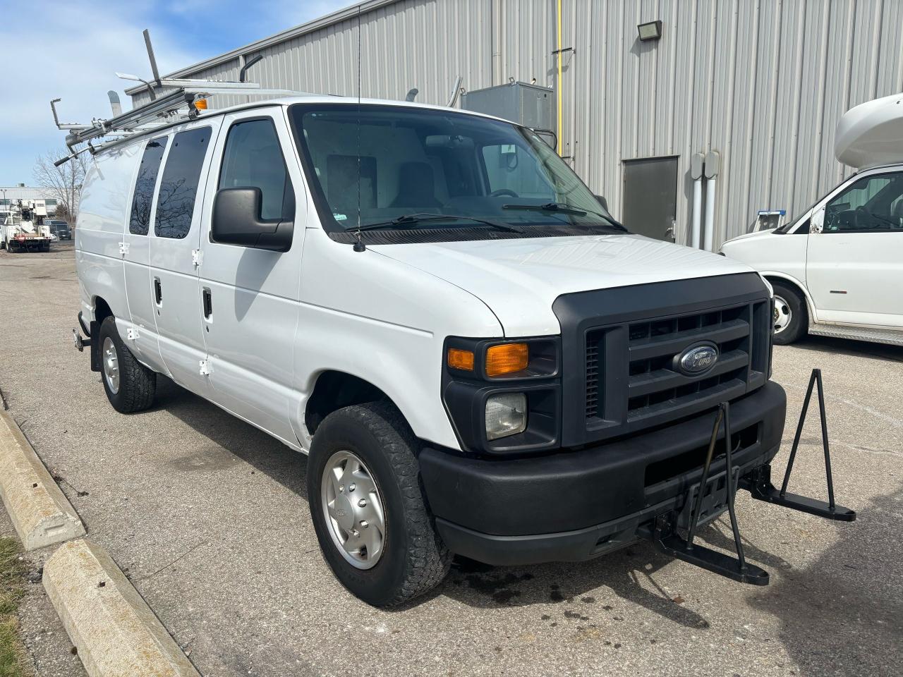 2013 Ford E250  - Photo #4