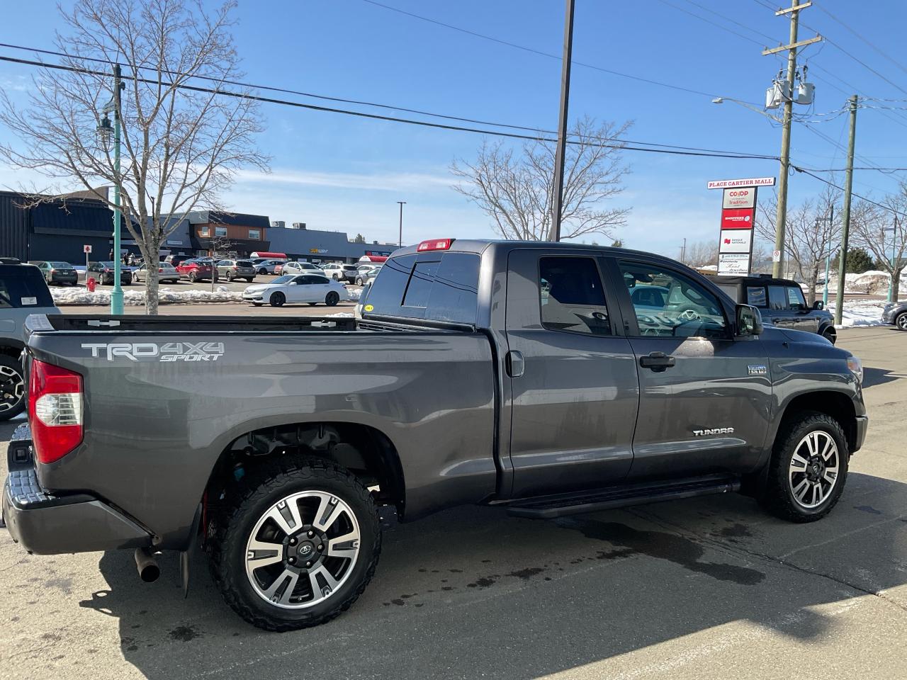 2018 Toyota Tundra SR5 Plus Photo5