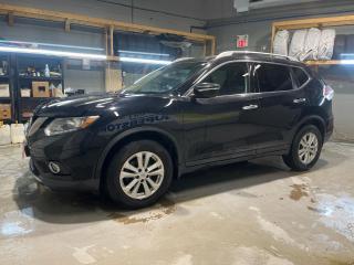 Used 2014 Nissan Rogue SV AWD * Panoramic Sunroof *  Push To Start * AWD Lock * Traction/Stability Control * Hill Descent Control * Sport Mode * Rear View Camera * Emergency for sale in Cambridge, ON