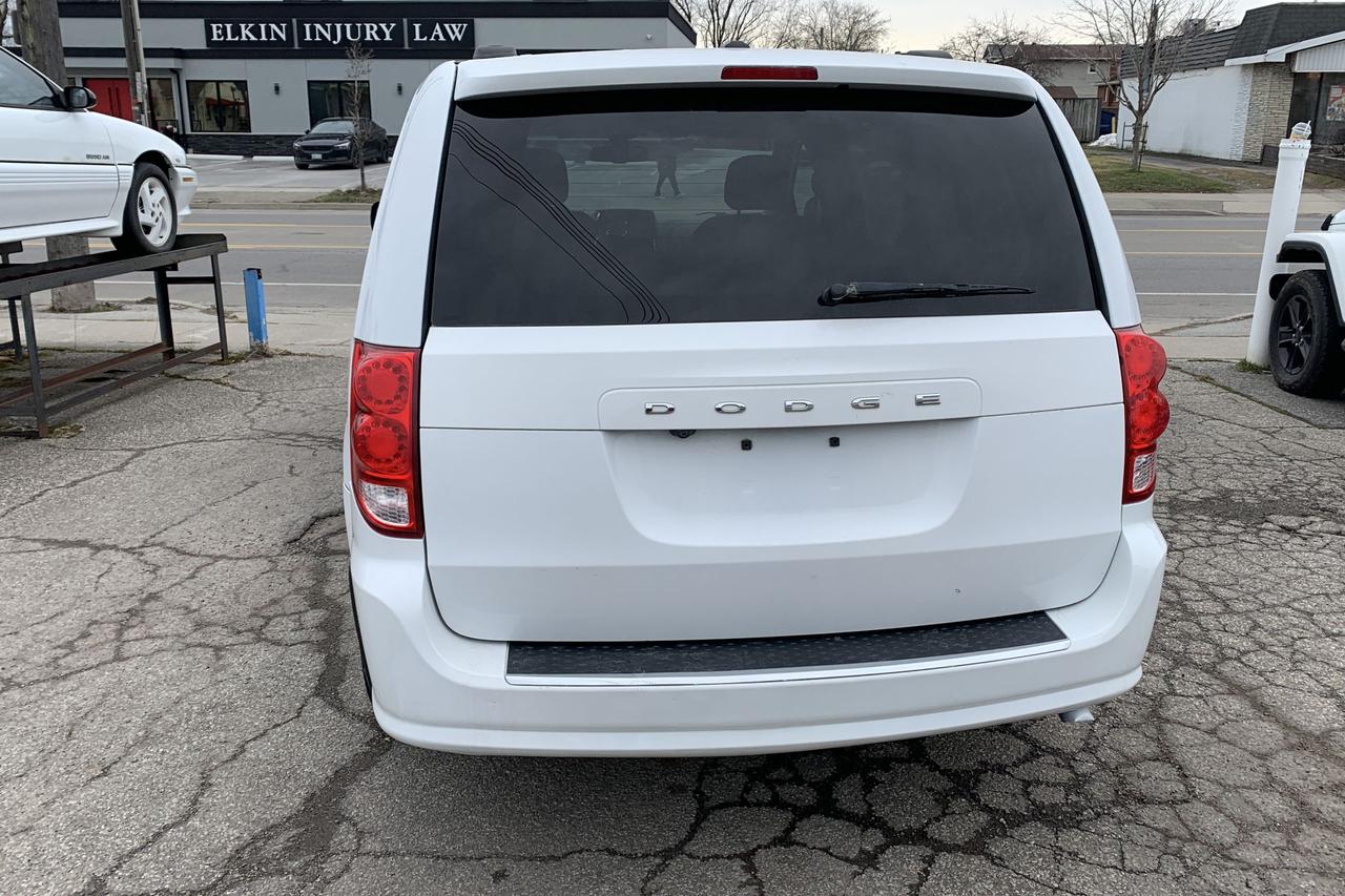 2015 Dodge Grand Caravan 4dr Wgn SXT Photo2