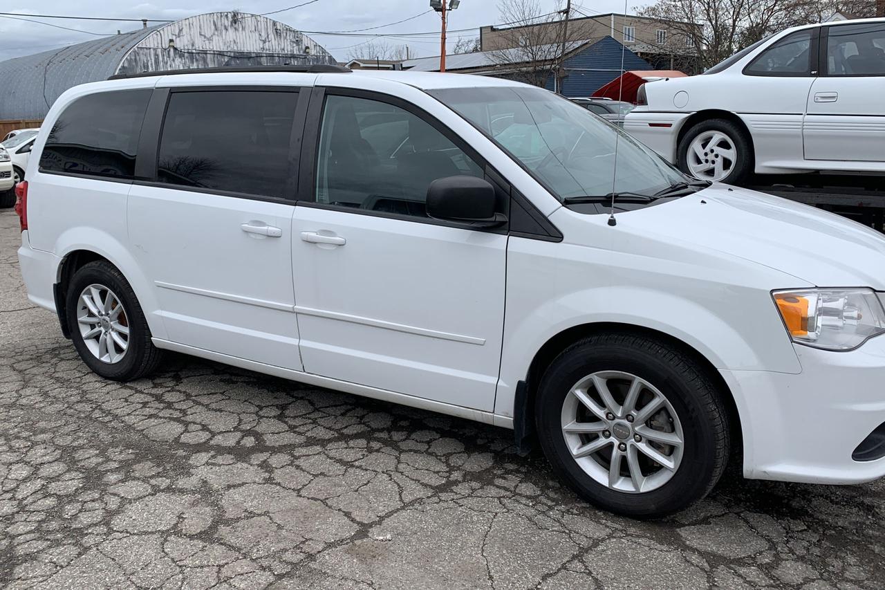 2015 Dodge Grand Caravan 4dr Wgn SXT Photo3