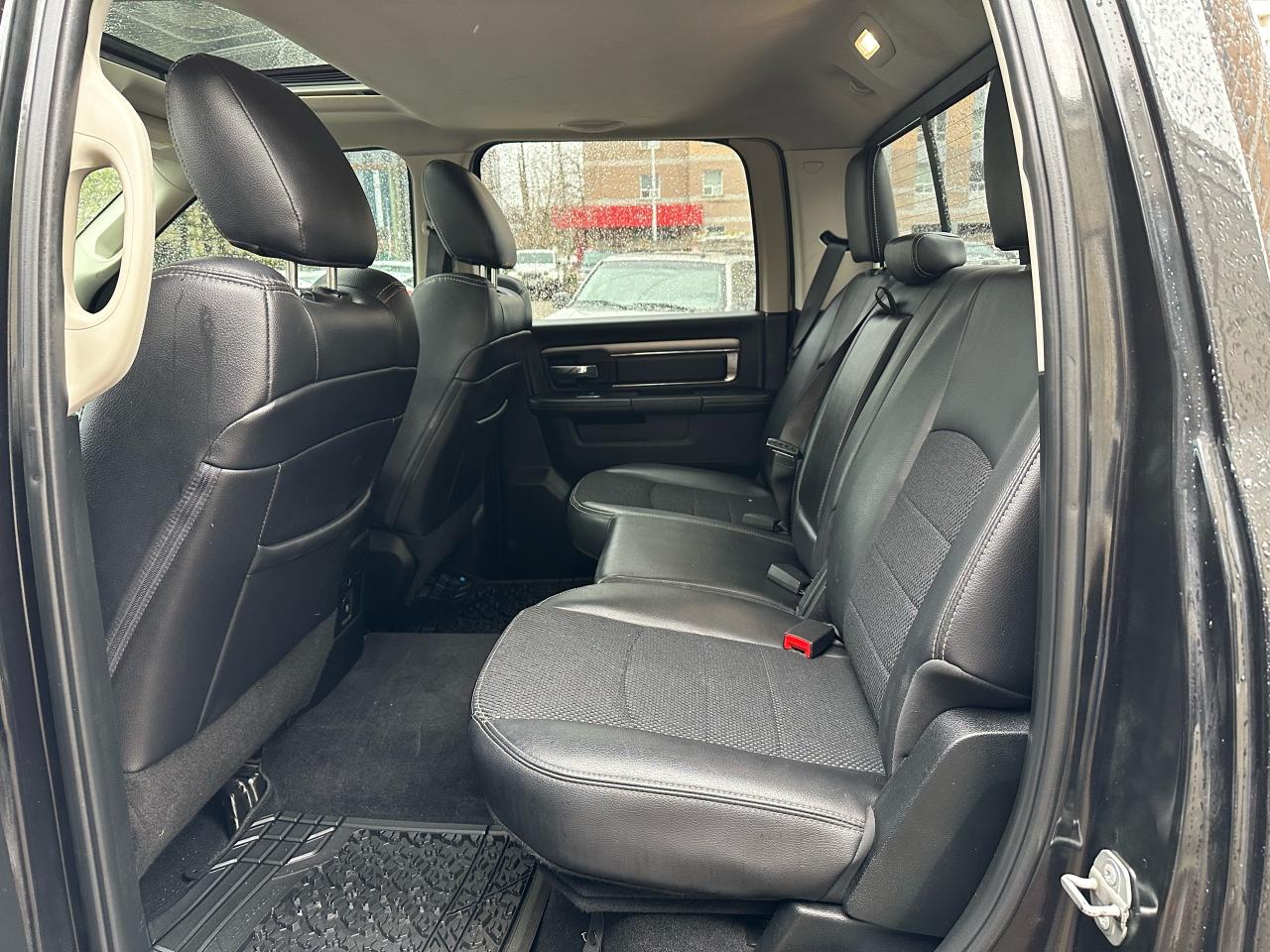 2018 RAM 1500 4x4 Crew Cab 5'7" Box - Photo #13