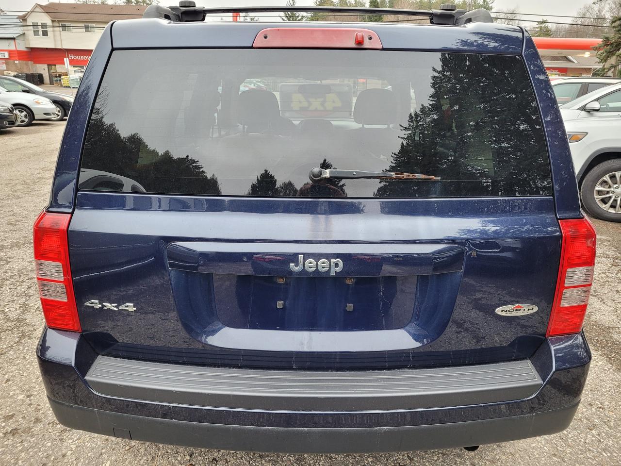 2014 Jeep Patriot 4WD 4dr North  Clean CarFax  Certified Financing! Photo3