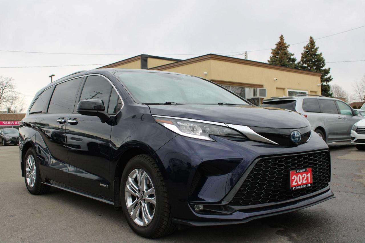 2021 Toyota Sienna XSE 7-Passenger AWD DVD - Photo #1