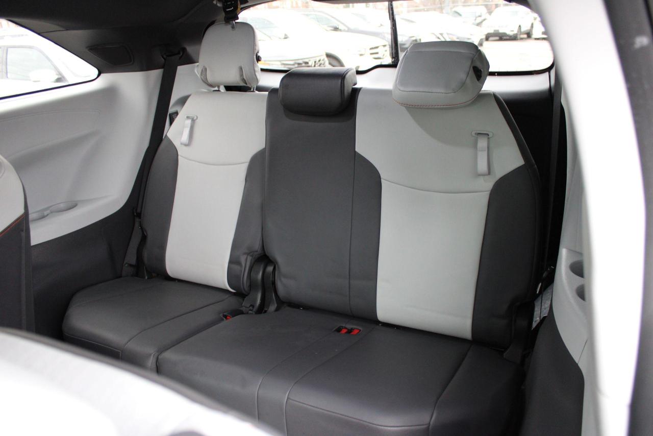 2021 Toyota Sienna XSE 7-Passenger AWD DVD - Photo #7