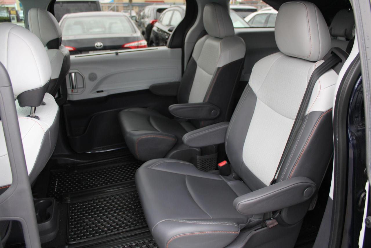2021 Toyota Sienna XSE 7-Passenger AWD DVD - Photo #8