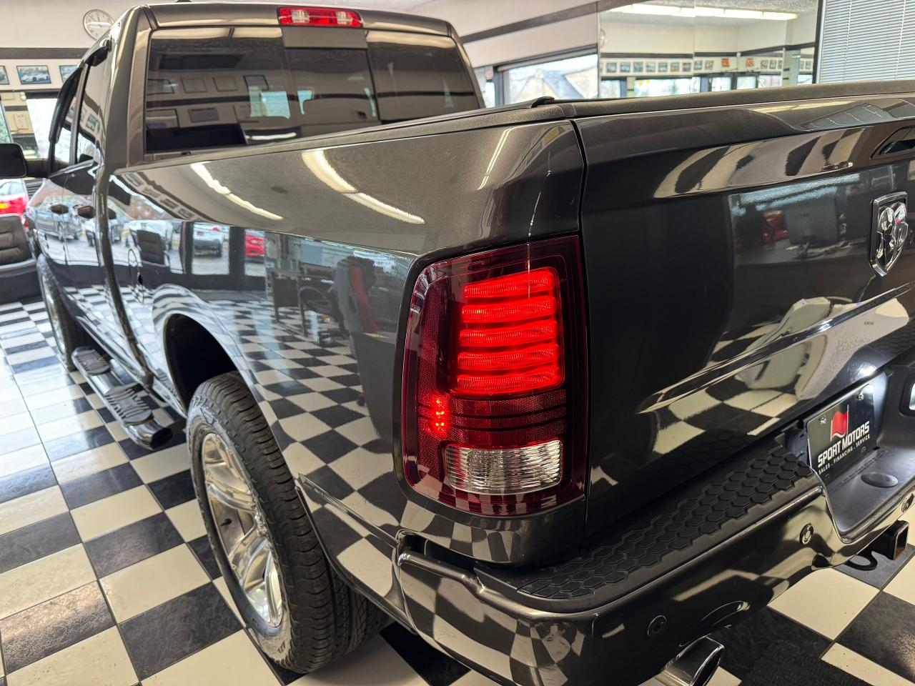 2017 RAM 1500 SPORT QUAD HEMI 4x4+Roof+Cooled Leather+New Tires - Photo #44