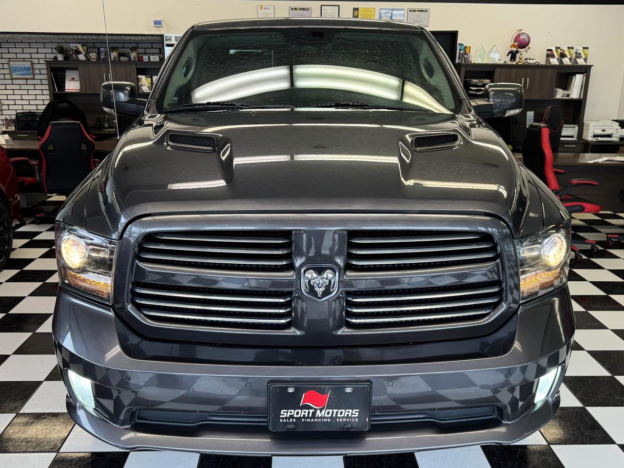 2017 RAM 1500 SPORT QUAD HEMI 4x4+Roof+Cooled Leather+New Tires - Photo #6