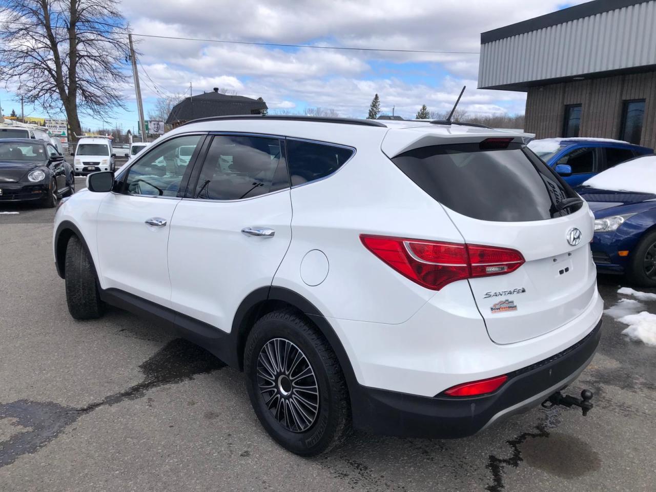 2015 Hyundai Santa Fe Sport AWD 4dr 2.4L Photo2