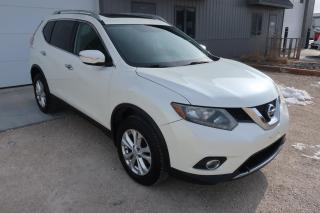 Used 2015 Nissan Rogue SV  AWD  4 cyl  great options for sale in West Saint Paul, MB