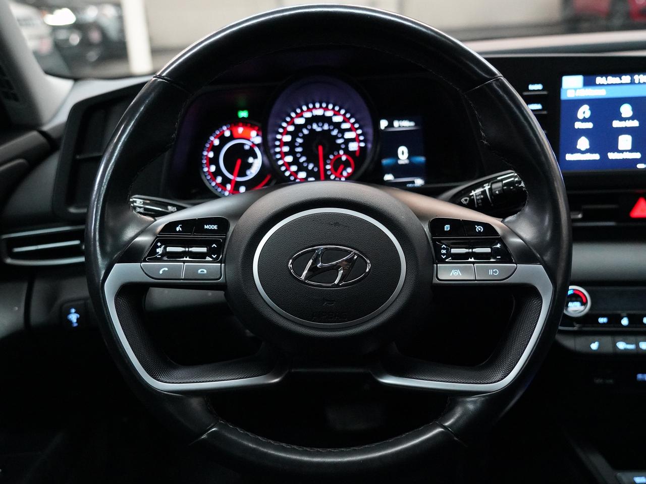 2022 Hyundai Elantra PREFERRED | Sun&Tech Pkg | Heated Seats | CarPlay