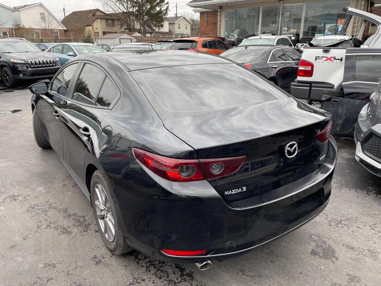 2019 Mazda MAZDA3 GS *AWD, SAFETY FEATURES, BACKUP CAM, LOW KM* - Photo #7