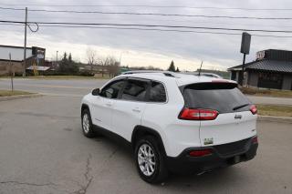 2017 Jeep Cherokee Latitude 4WD - Photo #8