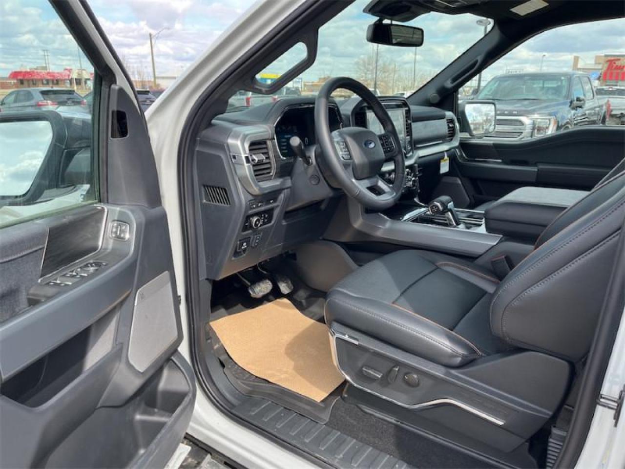 2024 Ford F-150 Lariat  - Leather Seats - Tow Package Photo5