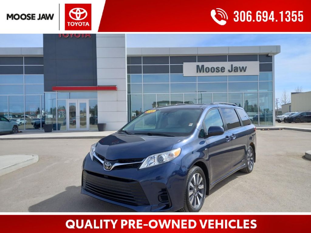Used 2019 Toyota Sienna LE 7-Passenger LOCAL LEASE RETURN WITH ONLY 44,188 KMS, ALL WHEEL DRIVE 7 PASSENGER for Sale in Moose Jaw, Saskatchewan