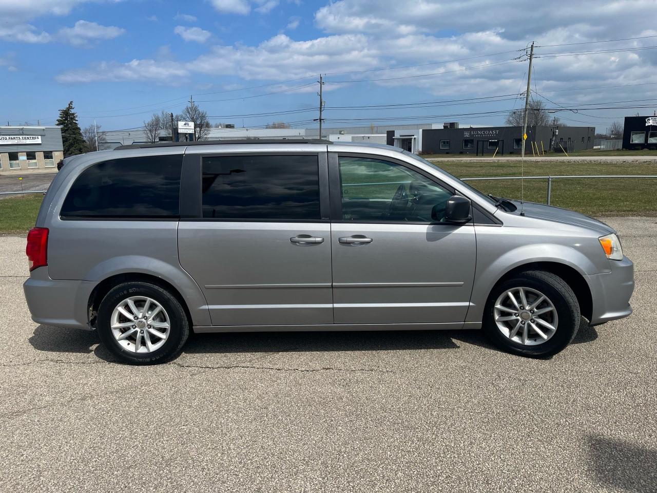 2013 Dodge Grand Caravan SXT - Photo #4