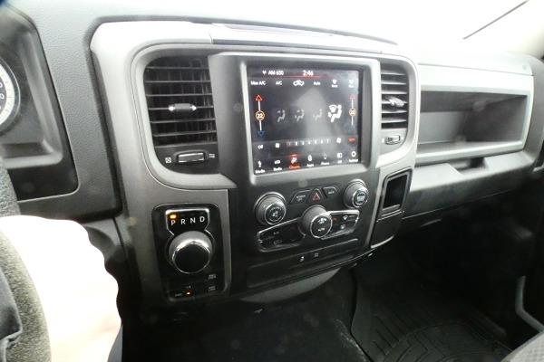 2019 Dodge Ram 1500 Express 4x4 Crew Cab 5'7" Box w/cloth seats, BUC - Photo #14
