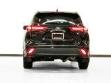 2022 Toyota Highlander XLE | AWD | 8 Pass | Leather | Sunroof | CarPlay