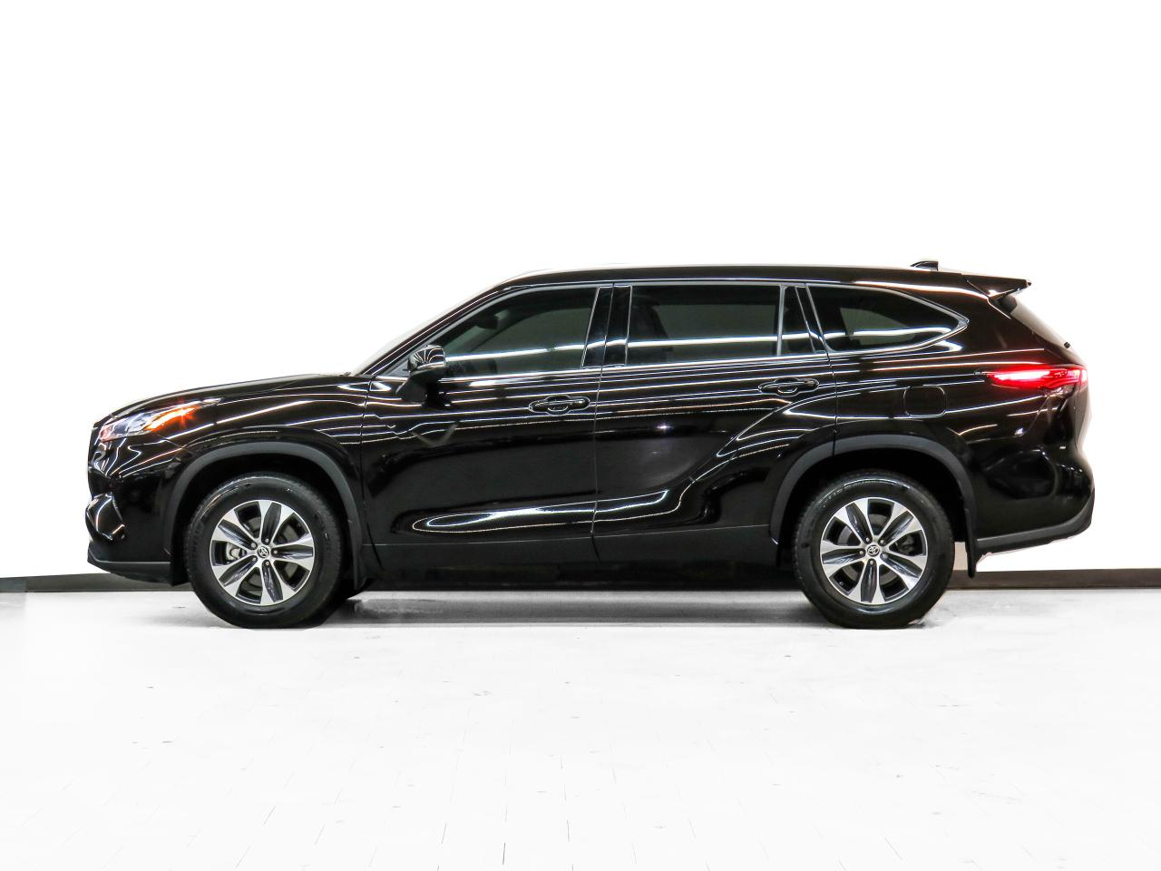 2022 Toyota Highlander XLE | AWD | 8 Pass | Leather | Sunroof | CarPlay