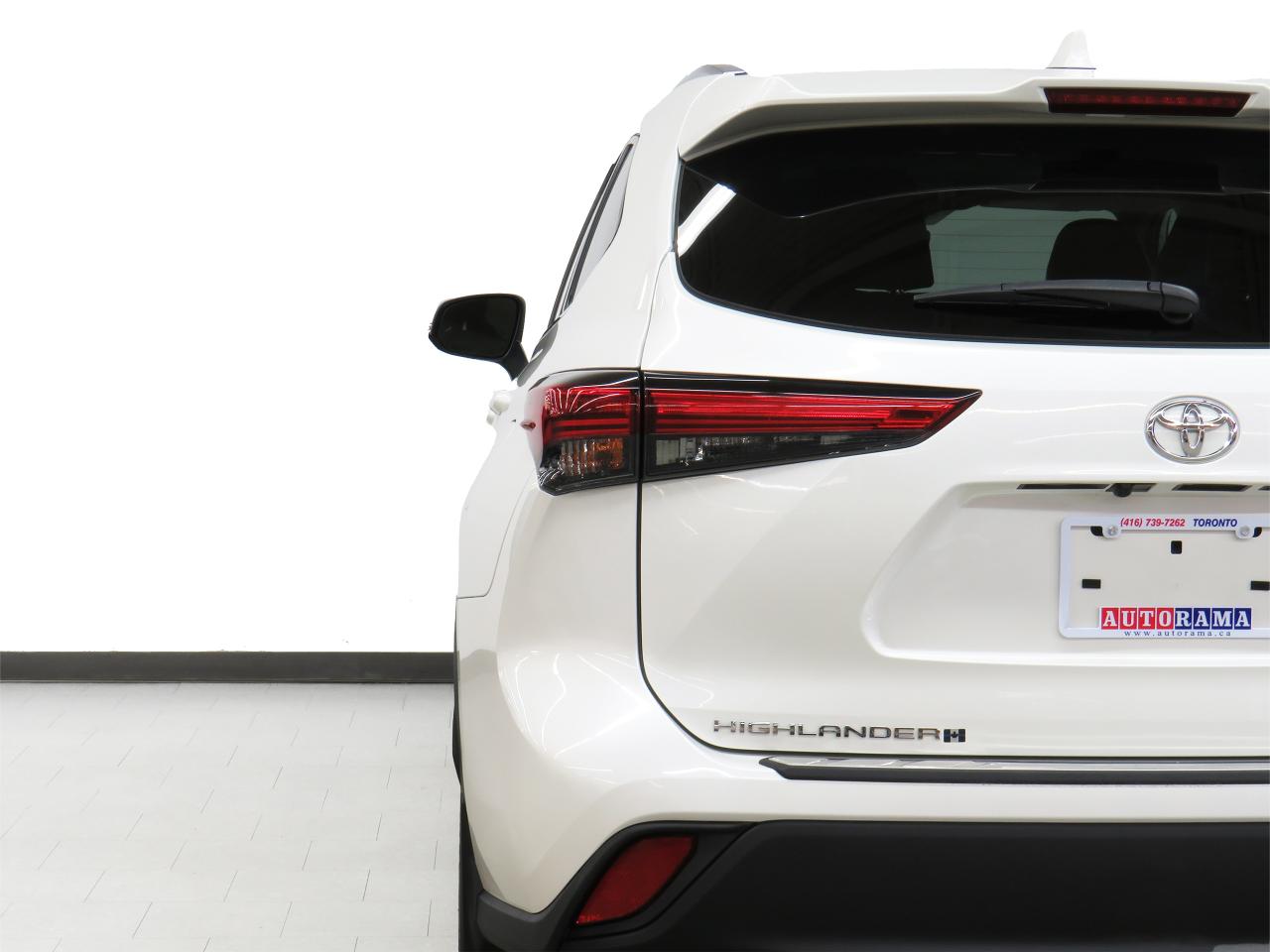 2021 Toyota Highlander XLE | AWD | 7 Pass | Leather | Sunroof | CarPlay