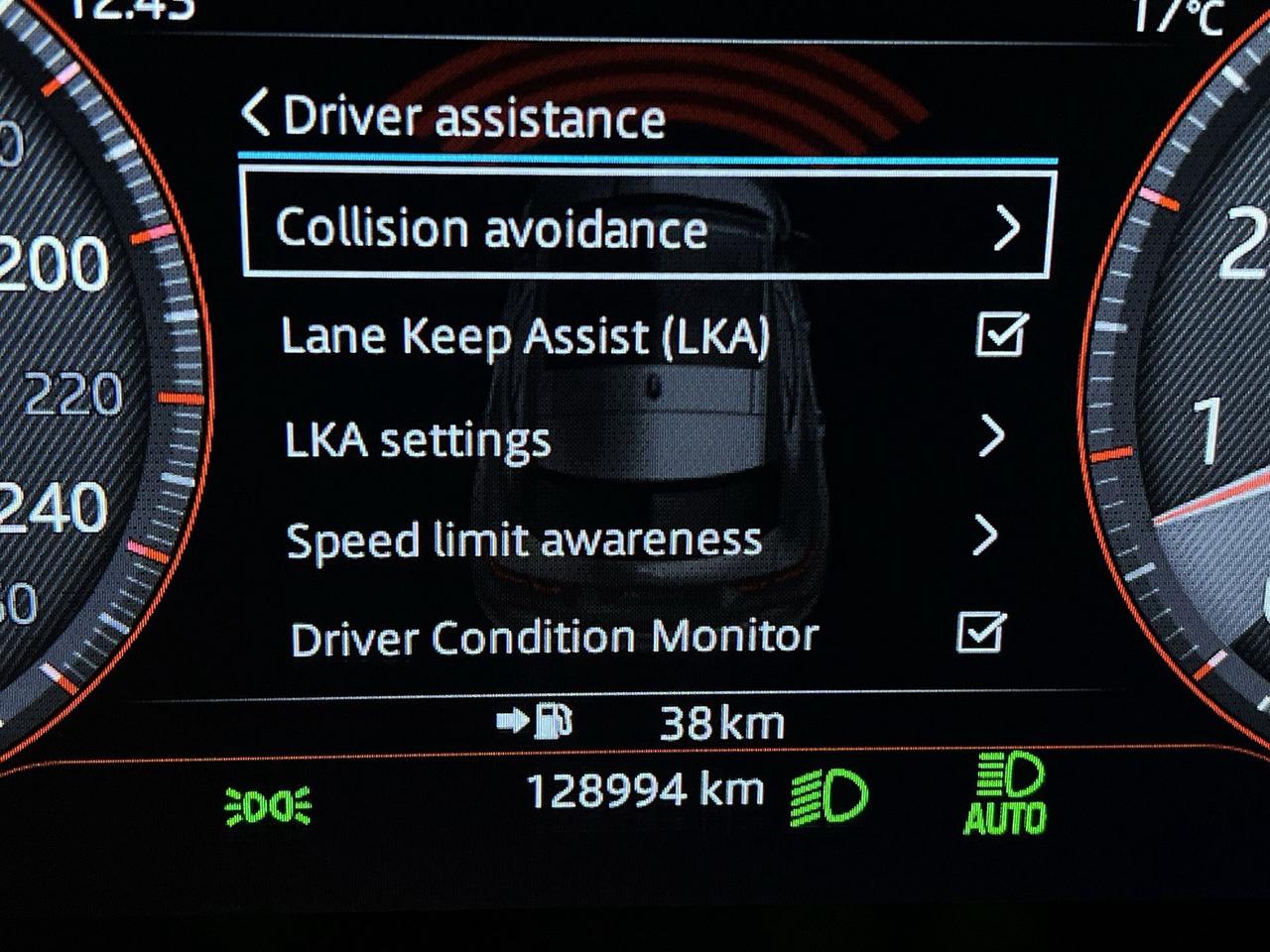 2018 Jaguar E-Type P300 R-DYNAMIC SE | PANO ROOF | LEATHER | NAV Photo