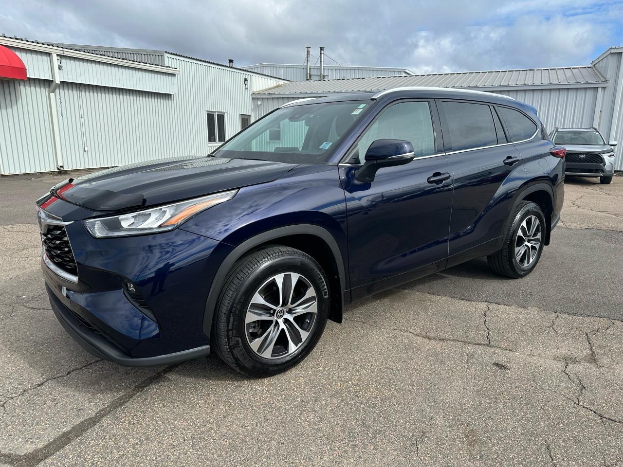 2022 Toyota Highlander  Photo0