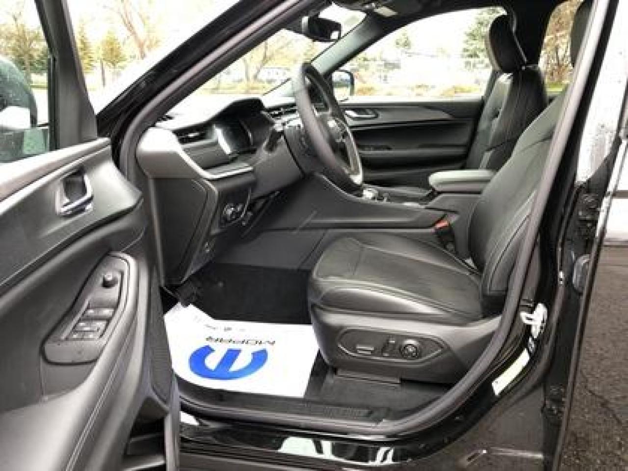 2024 Jeep Grand Cherokee L Altitude 4x4 #100 Photo4