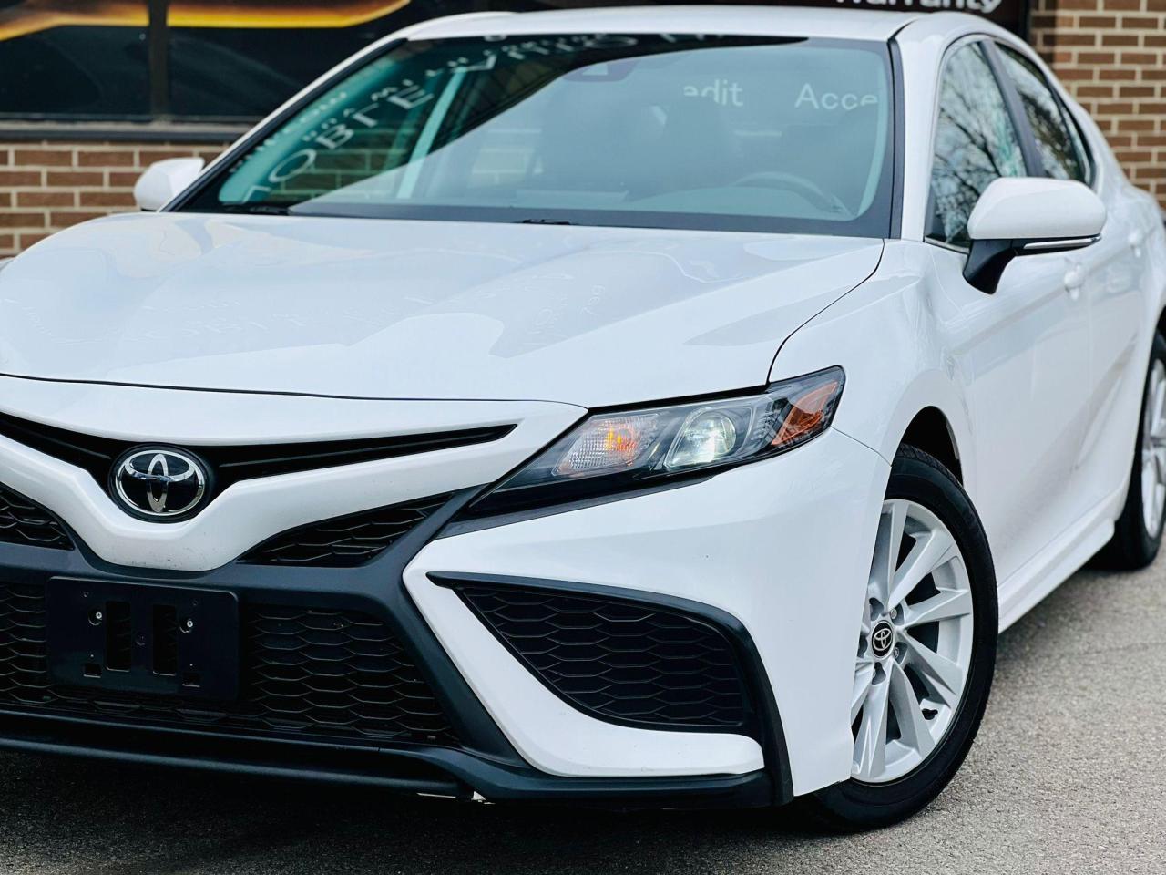 2022 Toyota Camry SE Photo2