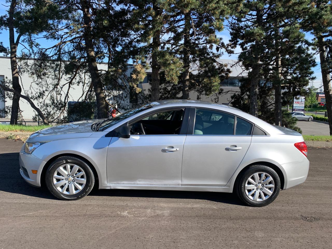 2011 Chevrolet Cruze 4dr Sdn LS-ONLY105,225 KMS!ONLY $5,490.00!2 OWNERS Photo2