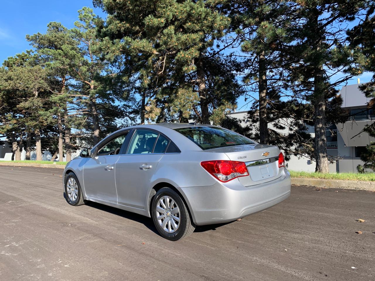 2011 Chevrolet Cruze 4dr Sdn LS-ONLY105,225 KMS!ONLY $5,490.00!2 OWNERS - Photo #4