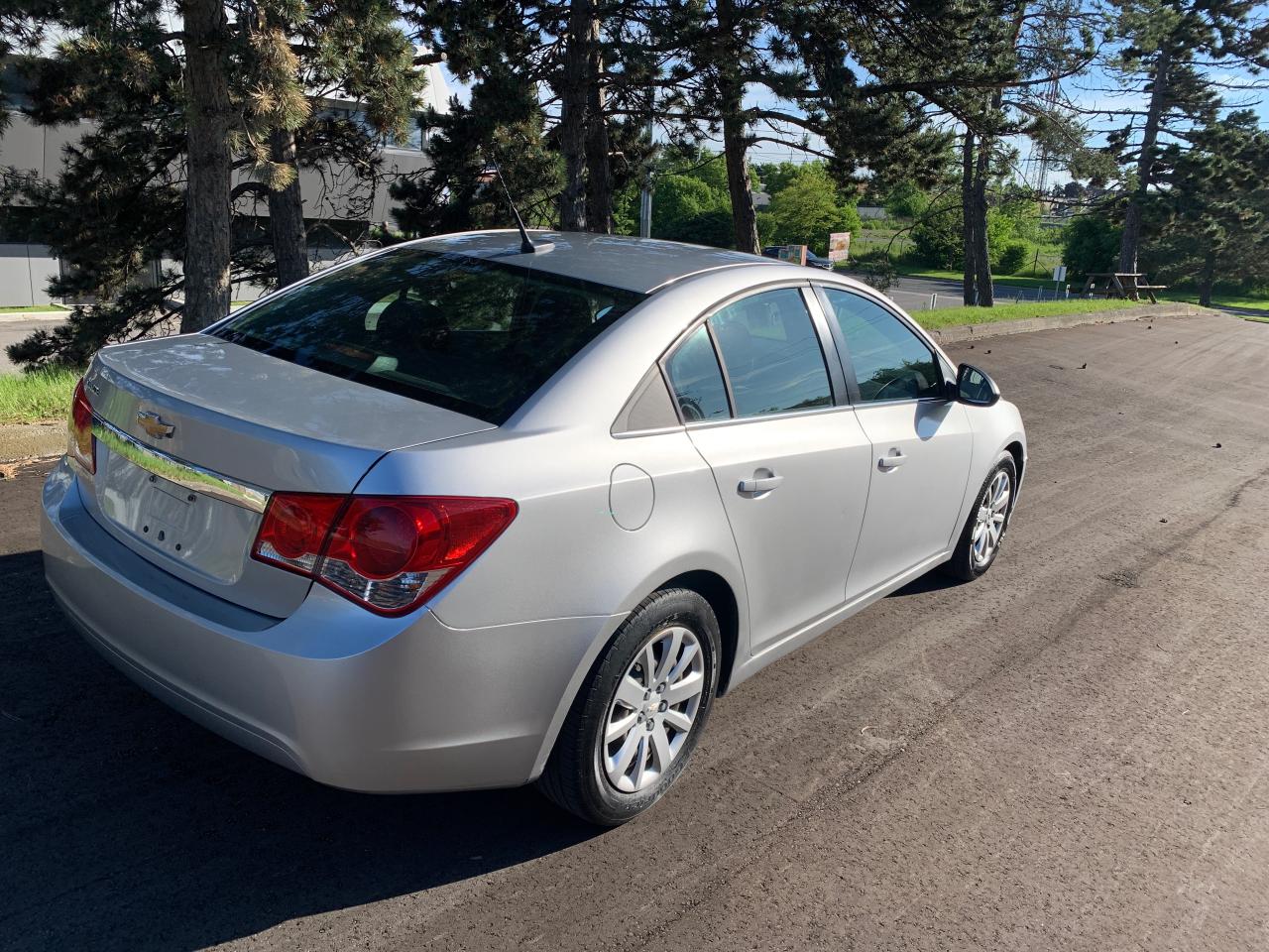 2011 Chevrolet Cruze 4dr Sdn LS-ONLY105,225 KMS!ONLY $5,490.00!2 OWNERS - Photo #2