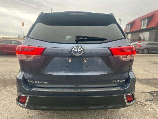 2019 Toyota Highlander XLE Photo5