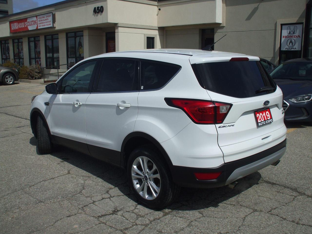 2019 Ford Escape SE,Auto,A/C,Certified,Bluetooth,Backup Camera,Fogs - Photo #3