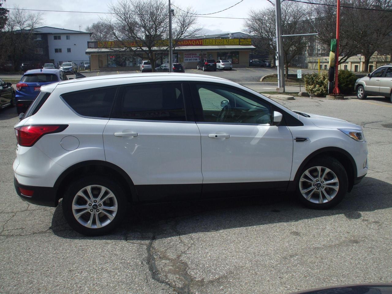 2019 Ford Escape SE,Auto,A/C,Certified,Bluetooth,Backup Camera,Fogs - Photo #6