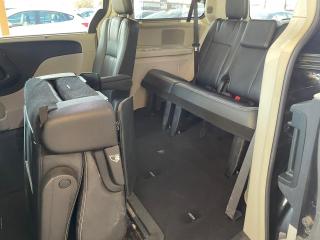 2016 Chrysler Town & Country Touring w/Leather P SLIDDING P GATE CAMERA SAFETY - Photo #17