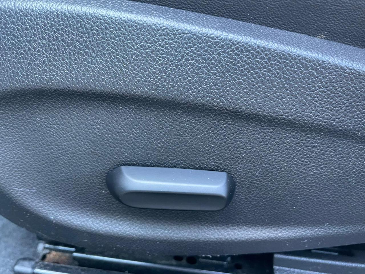2015 Chevrolet Cruze 4dr Sdn 2LT LEATHER SUNROOF NO ACCIDENT CAMERA - Photo #29