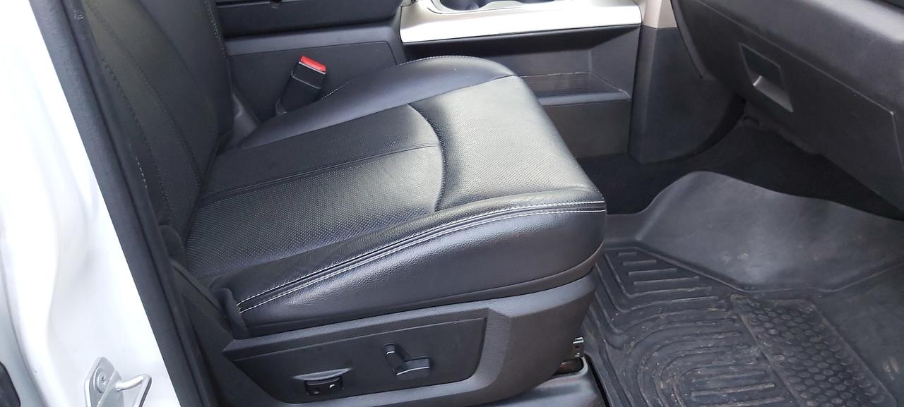2018 RAM 1500 LARAMIE CREW CAB Photo