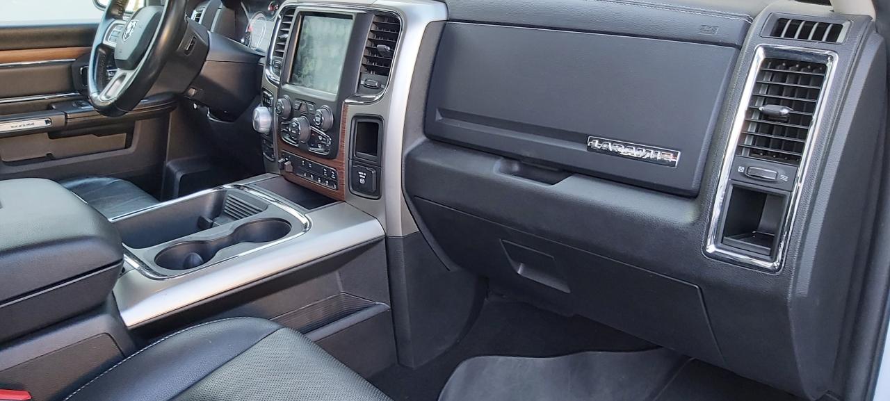 2018 RAM 1500 LARAMIE CREW CAB - Photo #5